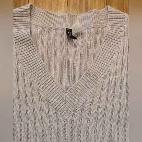 Divided H&M Ribbed Knit Sleeveless Sweater Vest - Picture 5 of 8